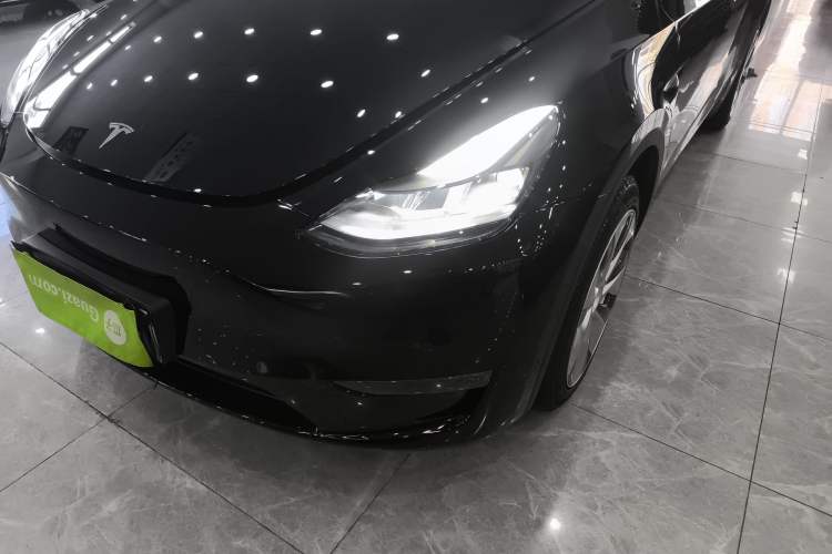 Used Tesla Model Y 2023 Long-Range All-Wheel-Drive Version
