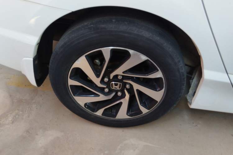 Used CIIMO CIIMO 2015 1.8L Automatic Comfort Edition