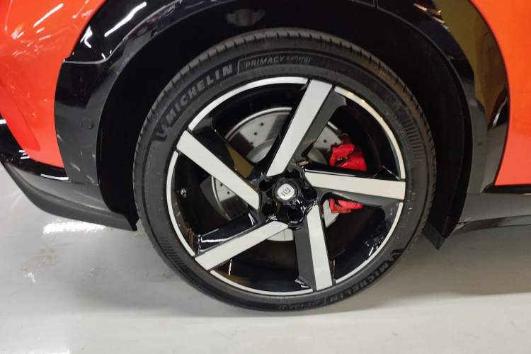 Used  YU7 2025 Ultra-Long Range High-Performance All-Wheel-Drive Max Edition
