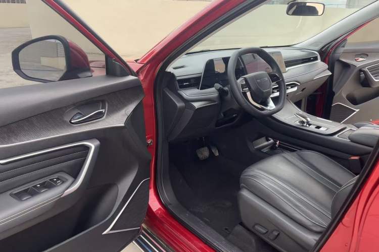 Used Venucia V 2023 260T Idol Edition Pro
