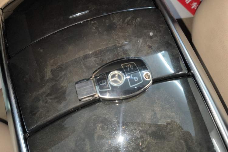 Used Mercedes-Benz R-Class 2014 R 320 4MATIC Luxury Model
