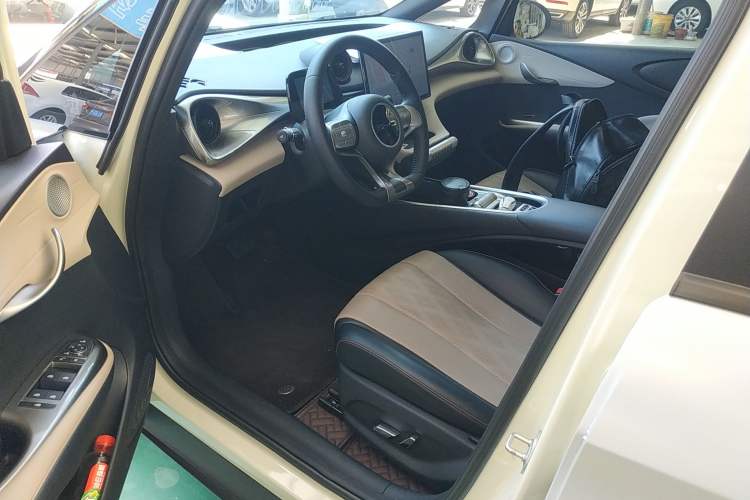 Used BYD Dolphin 2023 420 km Fashion Edition
