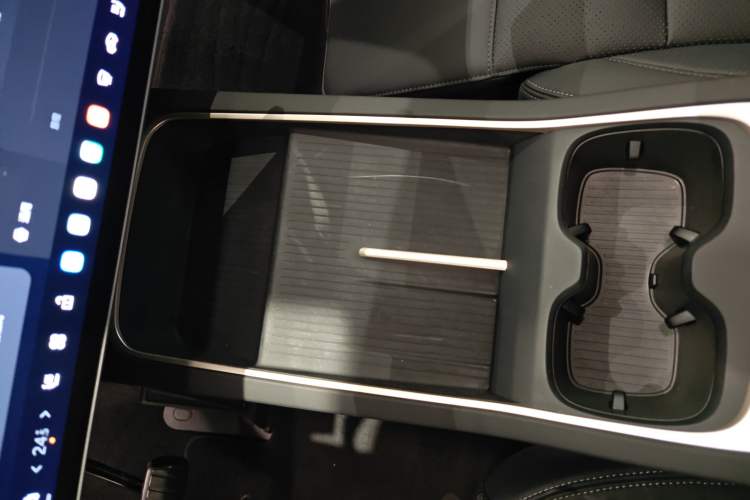 Used ONVO L60 2024 85 kWh All-Wheel Drive