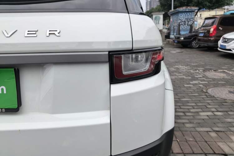 Used Land Rover Range Rover Evoque 2018 200PS PURE New Fashion Edition