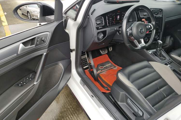 Used Volkswagen Golf 2020 280TSI DSG R-Line Version