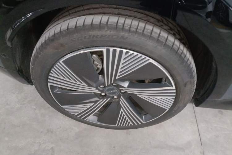 Used Lynk & Co 08 EM-P 2023 220 km Limited-Time Edition
