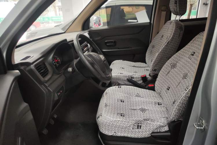 Used Wuling Hongguang V 2019 1.5L Enjoyment Version China VI LAR