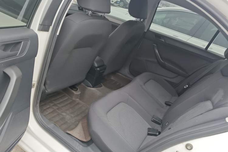 Used Volkswagen Santana 2016 1.6L Manual Fashion Edition