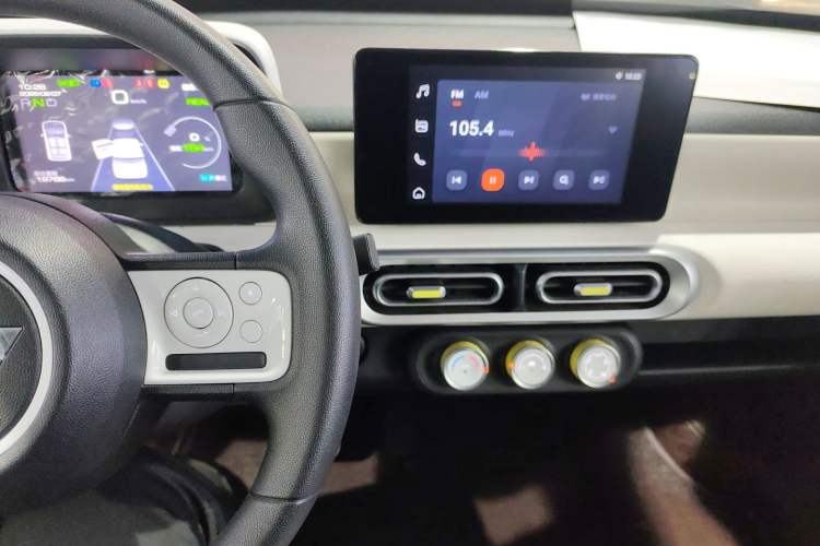 Used Wuling Hongguang MINIEV 2024 3rd Generation 215km Advanced Version
