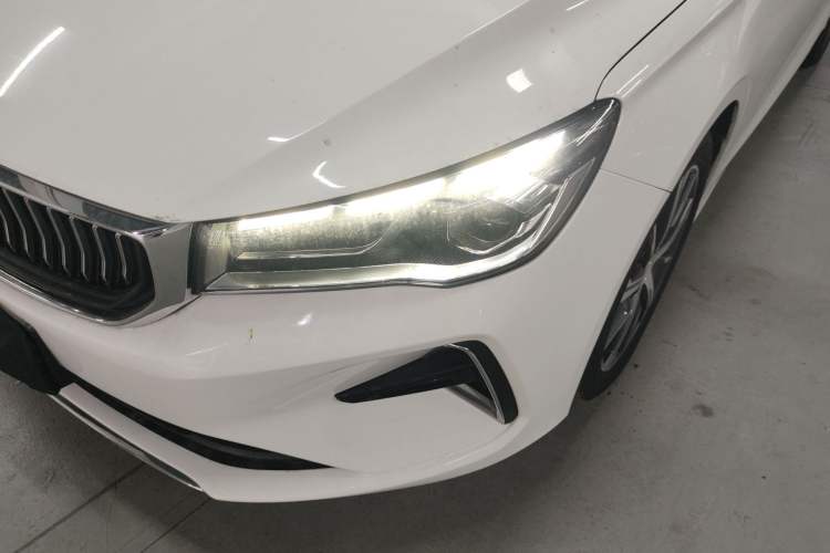 Used Geely Auto Emgrand 2022 4th Generation 1.5L CVT Flagship Model
