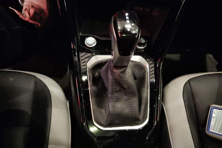 Used Volkswagen T-ROC 2024 300TSI DSG Two-Wheel-Drive Chen Guang Edition