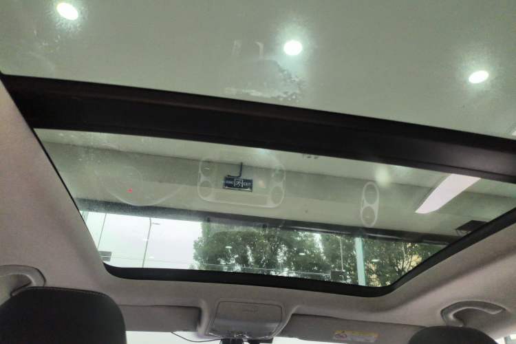 Used Volkswagen Tiguan 2017 300TSI Automatic Two-Wheel Drive Silk Road Comfort Edition
