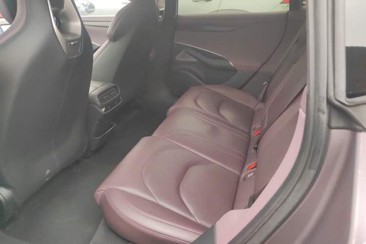 Used  SU7 2024 Four-Wheel Drive Ultra-Long Range Advanced Intelligent Driving Max Edition
