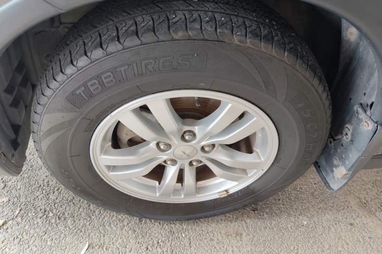 Used Mitsubishi Outlander 2016 2.0L Two-Wheel Drive Comfort Edition 5 Seats
