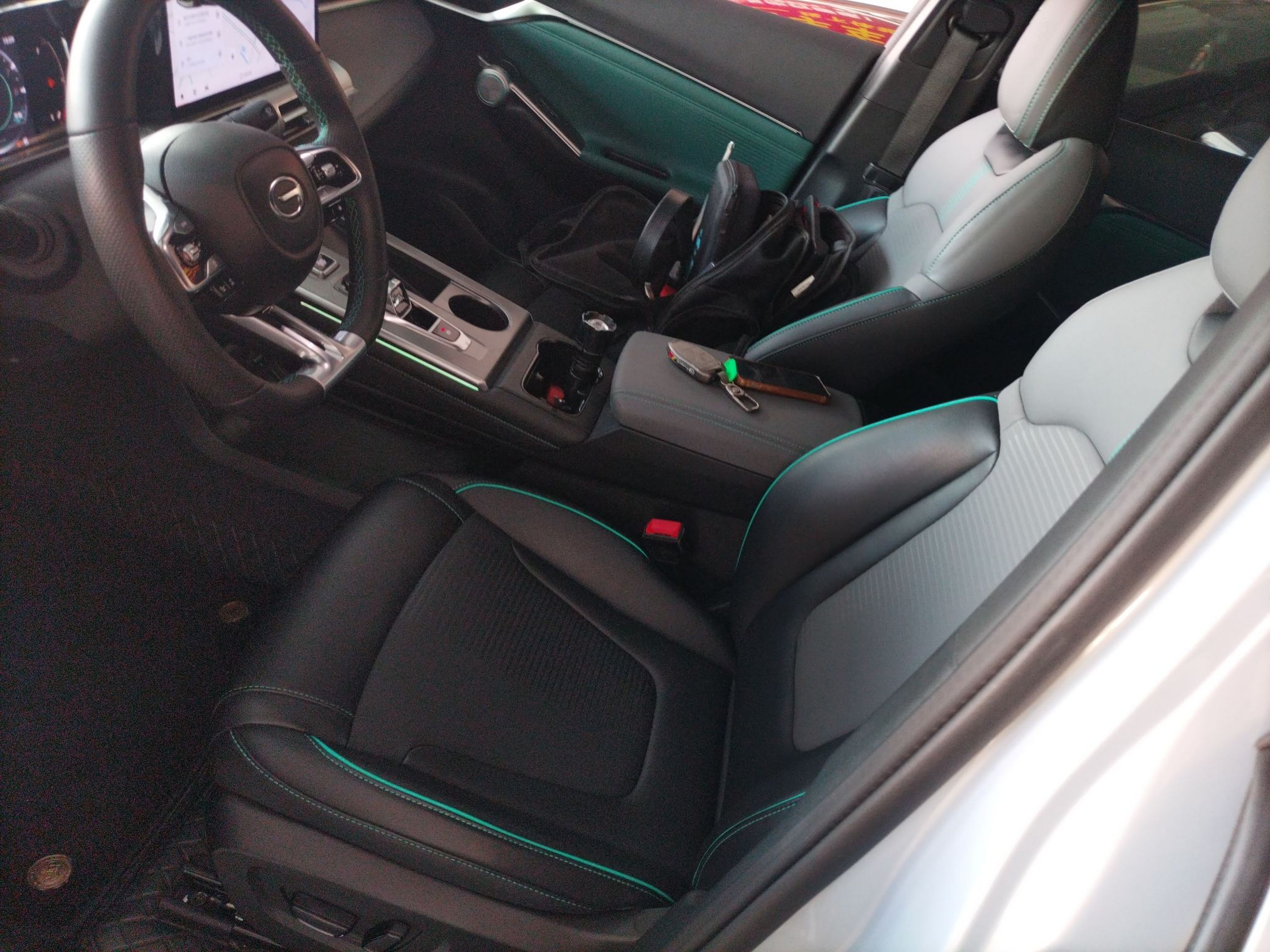 Переднее сиденье в автомобиле