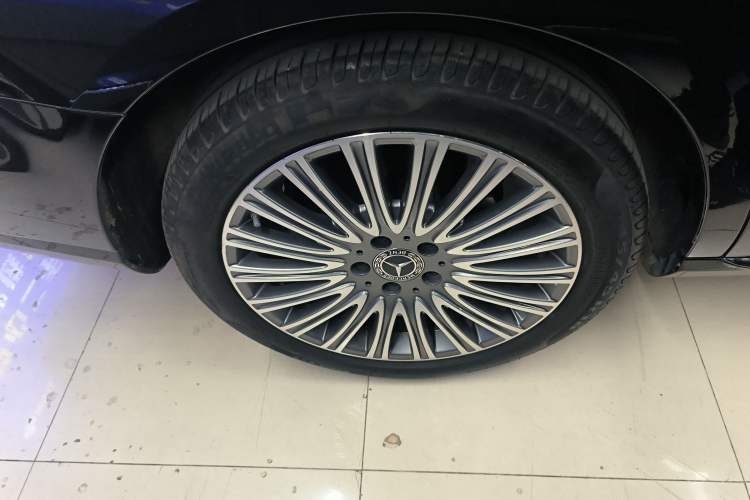 Used Mercedes-Benz E-Class 2023 Updated E 300 L Luxury Edition