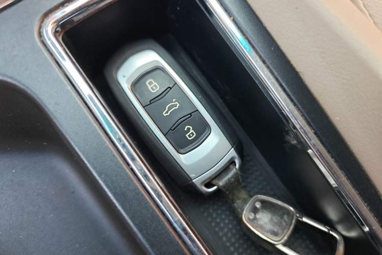 Used Geely Auto Emgrand 2017 Sedan Million Edition 1.5L Manual Luxury Model
