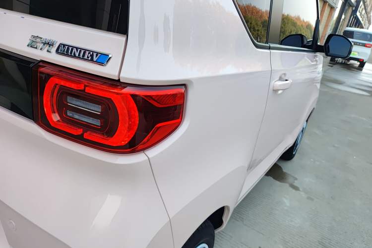 Used Wuling Hongguang MINIEV 2022 Macaron Premium Model – Lithium Iron Phosphate
