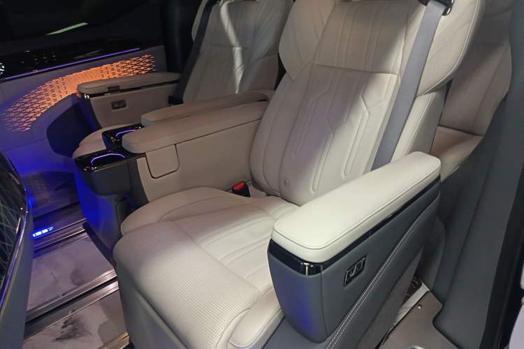 Used Zeekr 009 2022 WE Edition
