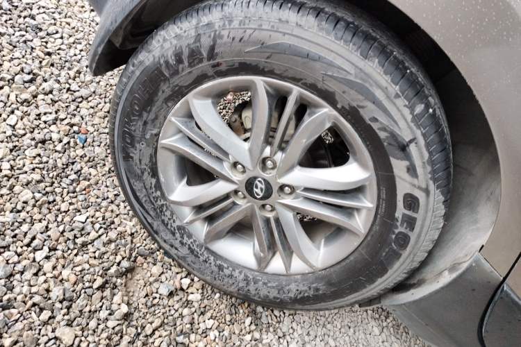 Used Hyundai ix35 2013 2.0L Automatic Two-Wheel Drive Smart GLS China IV Standard