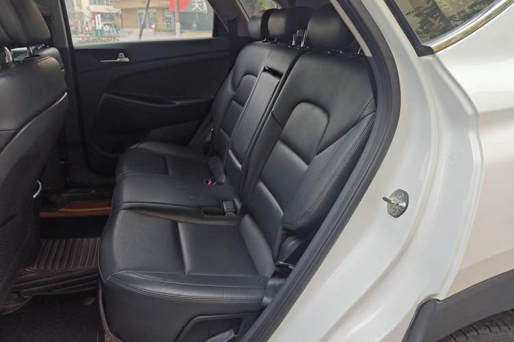 Used Hyundai Tucson 2015 1.6T Dual-Clutch Two-Wheel-Drive Smart Model
