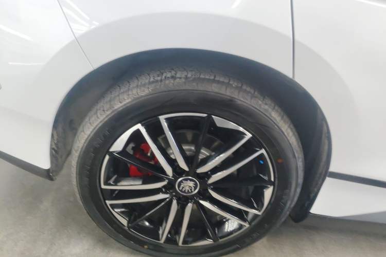 Used BYD Qin L 
