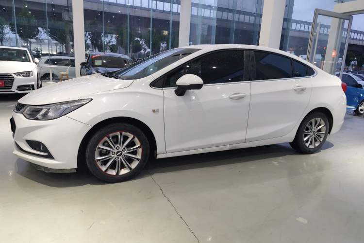 Used Chevrolet Cruze 2017 1.5L Manual Xuanfeng Edition
