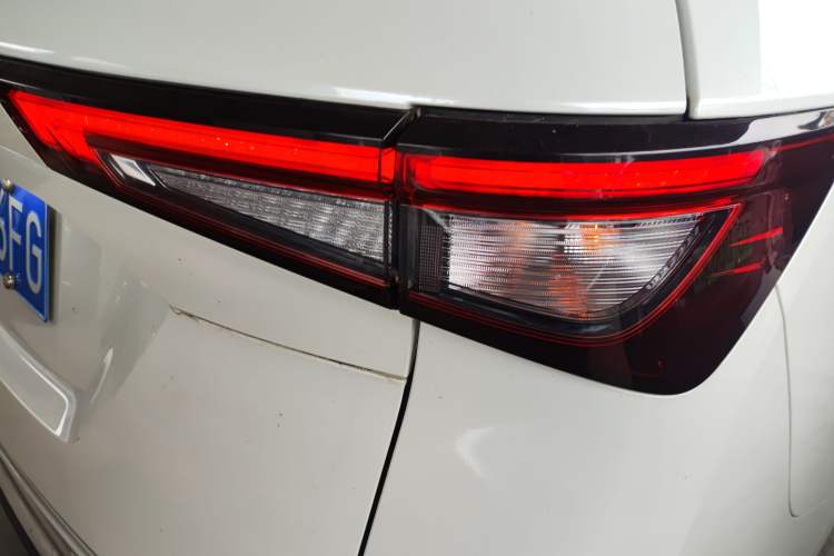 Used Wuling Jiachen 2022 1.5T Manual Light Enjoyment Dynamic Version
