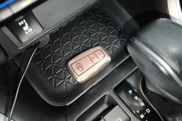 Used Toyota RAV4 2021 2.0L CVT Two-Wheel Drive Fashion PLUS Edition
