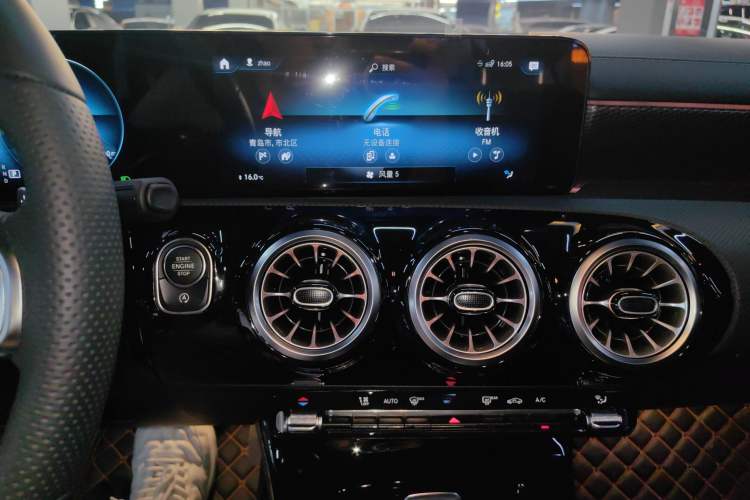 Used Mercedes-Benz A-Class 2022 Revised Version A 200 L Sport Sedan Fashionable Style
