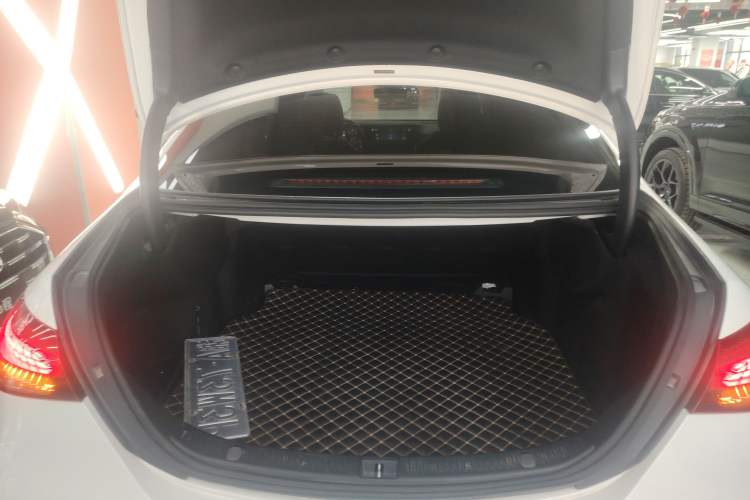 Used Mercedes-Benz E-Class 2022 Revised Version E 300 L Sporty and Stylish Edition