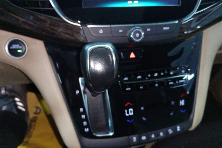 Used Buick GL8 2017 ES 28T Luxury Model China V Standard
