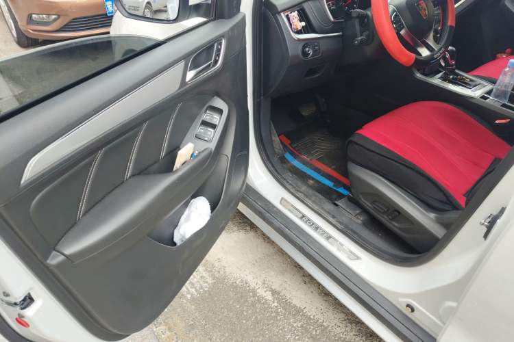 Used Roewe RX5 2016 20T Two-Wheel Drive Automatic Flagship Edition
