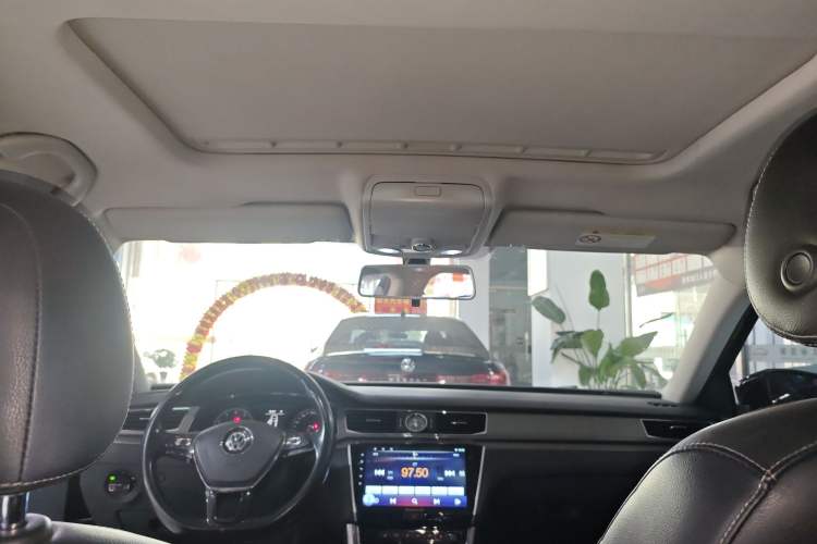 Used Volkswagen Passat 2017 330TSI DSG Luxury Edition
