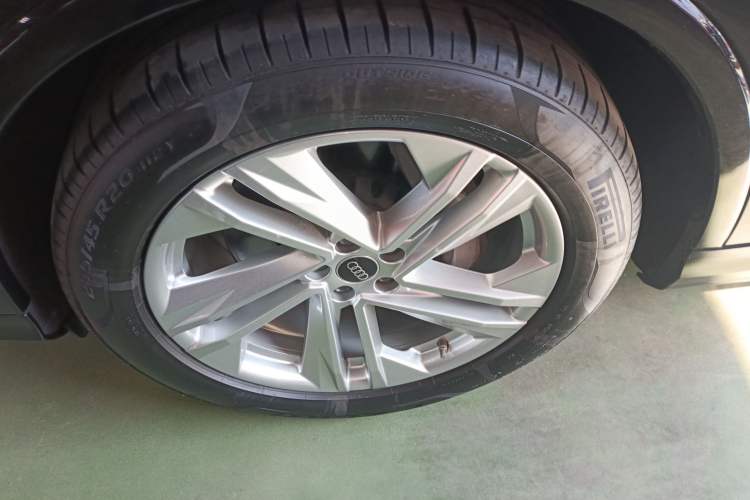 Used Audi Q7 2023 45 TFSI quattro S line Sport model
