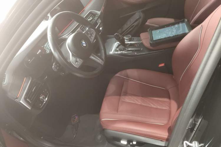 Used BMW 5 Series 2022 Second Facelift 530Li Leading Edition M Sport Package
