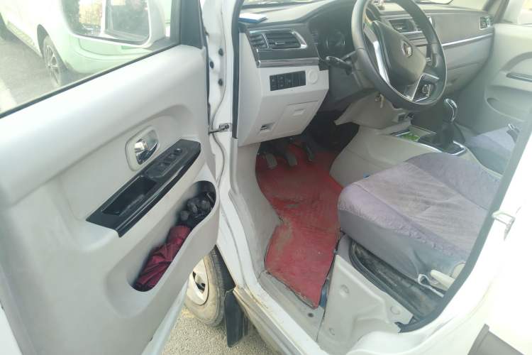 Used Jinbei New Hiace X30L 2018 1.5L Box Truck Wealth Edition Natural Gas DLCG14
