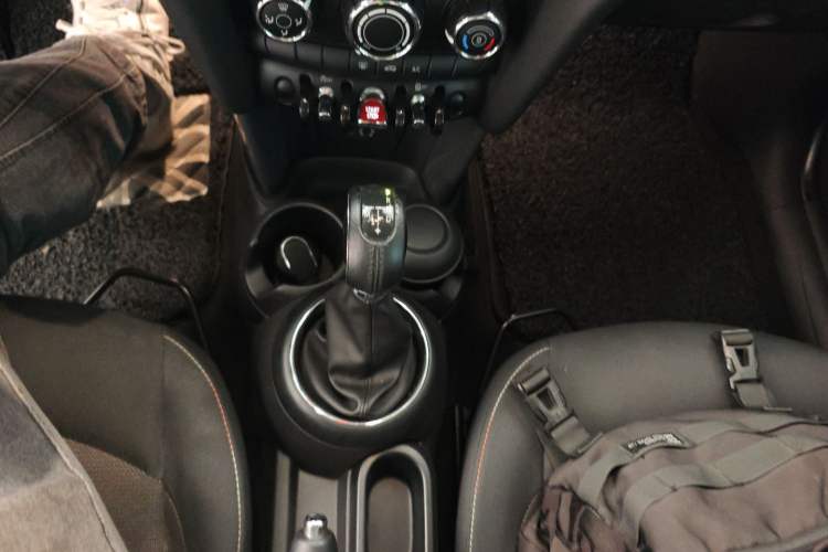 Used  MINI 2016 1.2T ONE Pioneer Edition
