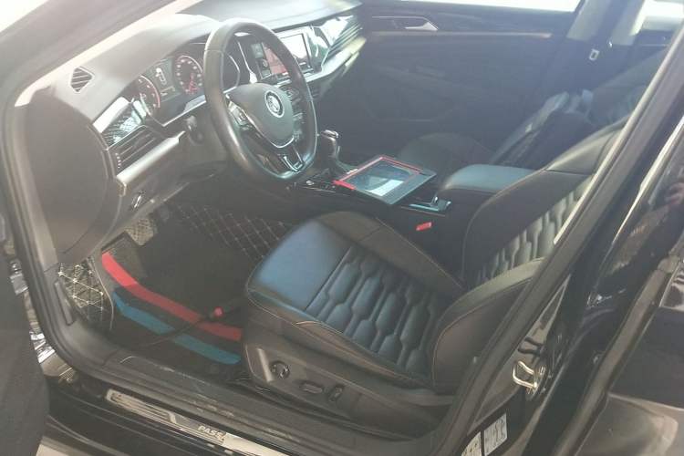 Used Volkswagen Passat 2019 330TSI Elite Edition China VI
