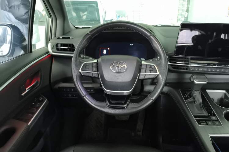 Used Toyota Sienna 2021 2.5L Hybrid Ultimate Edition