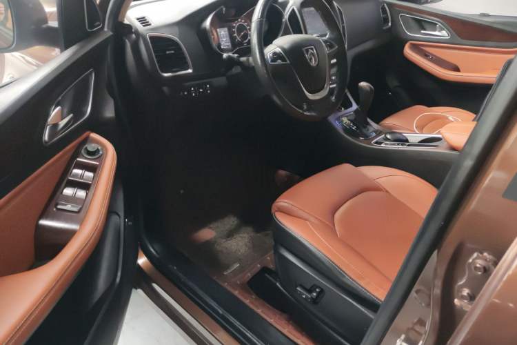 Used Baojun 560 2017 Rhythmic Edition 1.8L iAMT Prestige Model