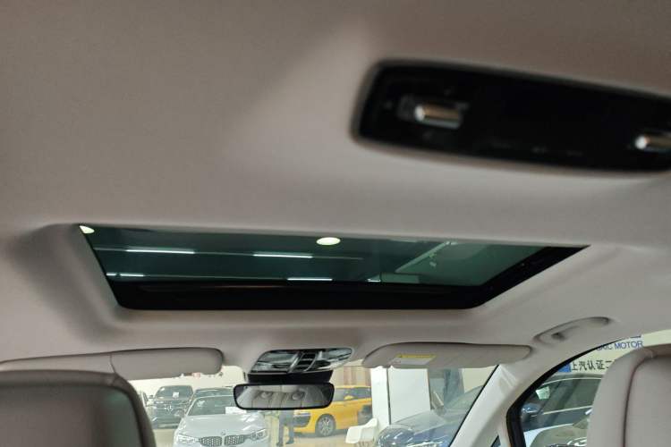 Used Roewe iMAX8 2023 400TGI Comfort Edition
