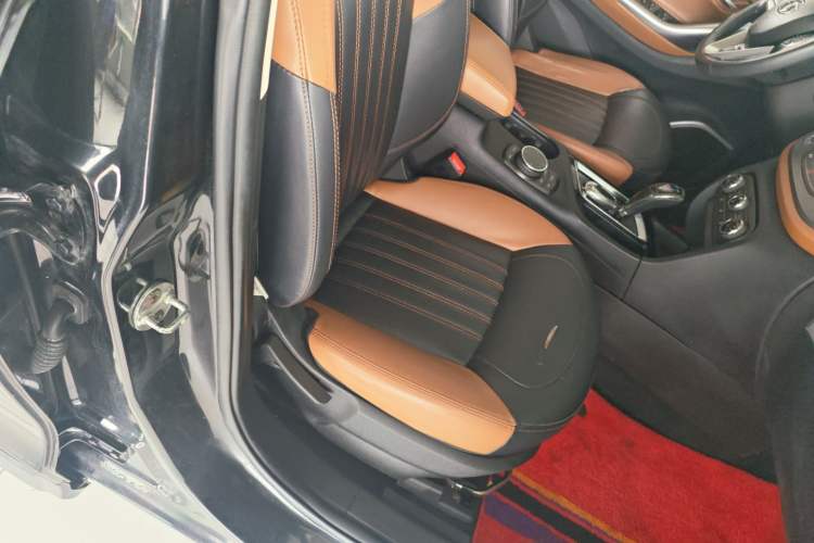 Used Soueast DX7 2017 1.5T Automatic Glory Edition
