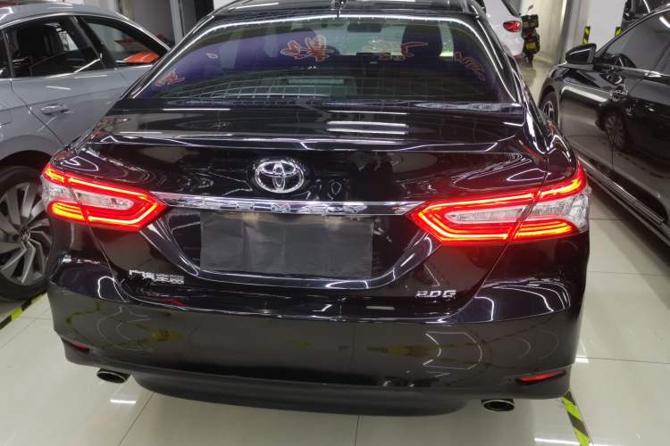 Used Toyota Camry 2021 2.0G Luxury Edition
