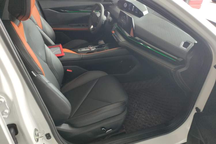 Used Changan UNI-V 2022 1.5T Prestige Version
