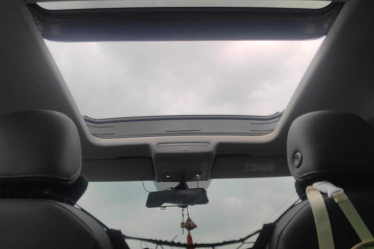 Used Volkswagen Tiguan L 2022 330TSI Automatic Two-Wheel Drive R-Line Enhanced Edition
