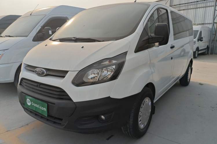 Used Ford Transit 2020 2.0T Diesel Multi-Function Commercial Vehicle Mid-Chassis Low-Roof Design with Dual Rear Doors Meeting China VI Emission Standards