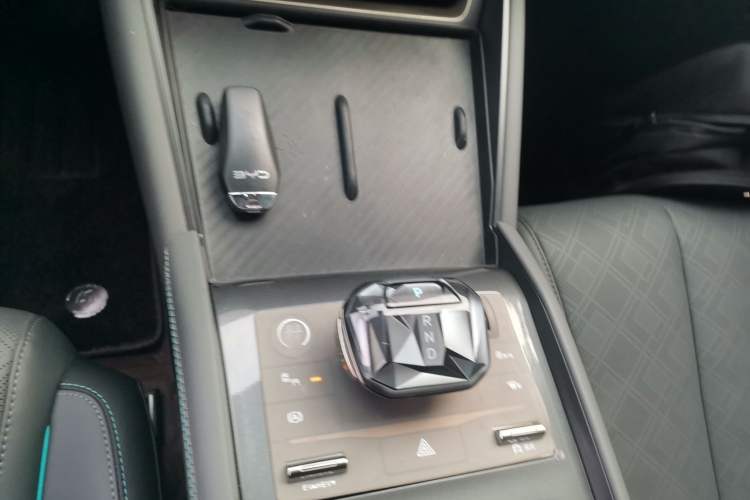 Used BYD Qin L 2024 DM-i 120KM Excellence Model
