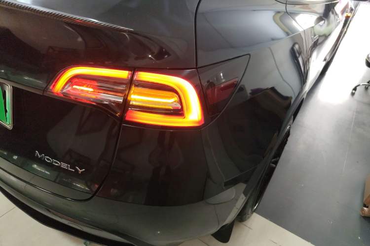 Used Tesla Model Y 2023 Rear-Wheel-Drive Version
