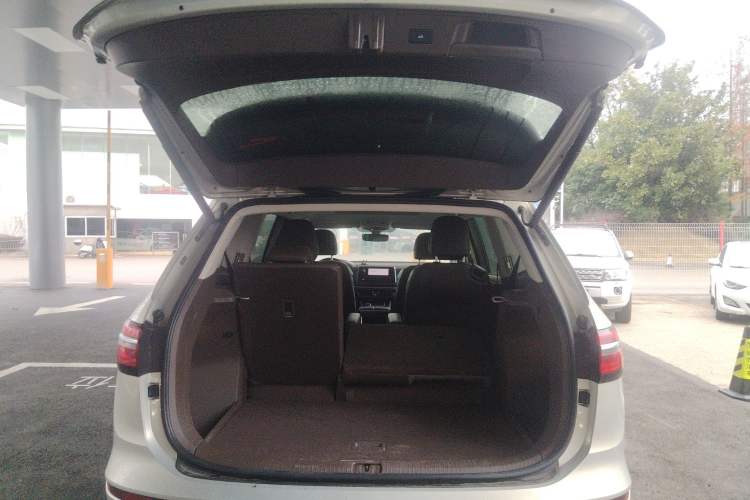 Used Volkswagen Viloran 2024 330TSI Luxury Edition
